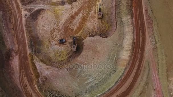 Panorama de la carrière. Des sables de Barkhan. Développement de minéraux. Vue d'en haut .