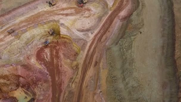 Panorama över stenbrottet. Barkhan sands. Utveckling av mineraler. Visa från ovan. — Stockvideo