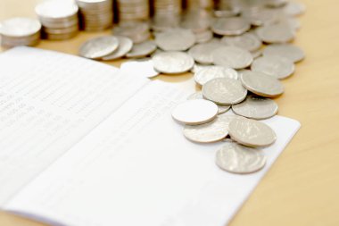 Blur - hesap cüzdanı ve madeni paralar