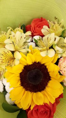 Taze yaz çiçek buketi