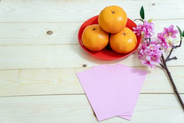 Ay Yeni Yılı Aksesuarları ve Çin Yeni Yılı. Turuncu