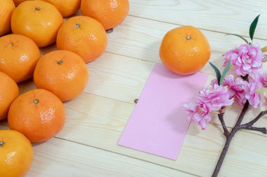 Ay Yeni Yılı Aksesuarları ve Çin Yeni Yılı. Turuncu