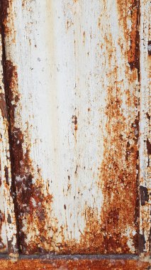 Paslı, çelik kapılı ve boyalı bir fotoğraf. İzole et