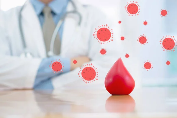 Руки Лікаря Тримають Антивірус Червоної Крові — стокове фото