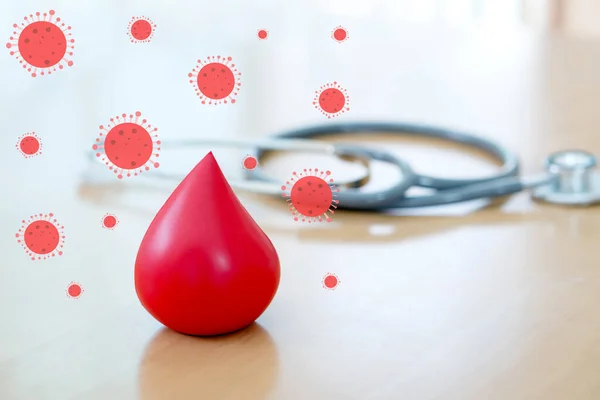 Sztetoszkóppal Vörös Vérrel Antivírus Ellen — Stock Fotó