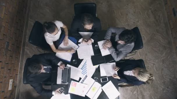 회의실에서 기업 들의 그룹 — 비디오