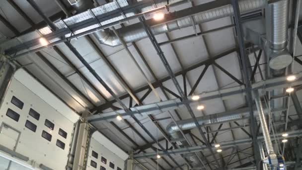 Ventilatiesysteem in modern industrieel gebouw — Stockvideo