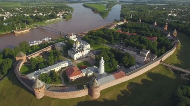 Widok na Kreml w Velikiy Novgorod, widok z lotu ptaka — Wideo stockowe
