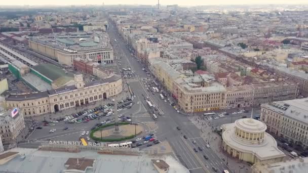 Rusia, San Petersburgo, agosto de 2017 - Vista aérea de la Plaza Vosstaniya en San Petersburgo — Vídeo de stock