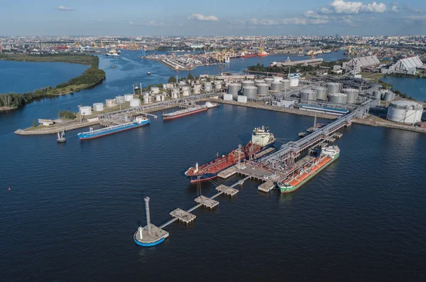 Rusya, Saint-Petersburg, Ağustos 2017 - petrol terminal havadan görünümü