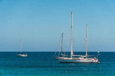 Mavi deniz yatlar