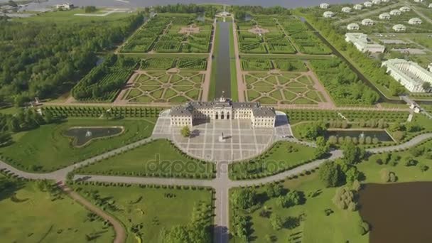A légi felvétel a Konstantinovsky palota — Stock videók