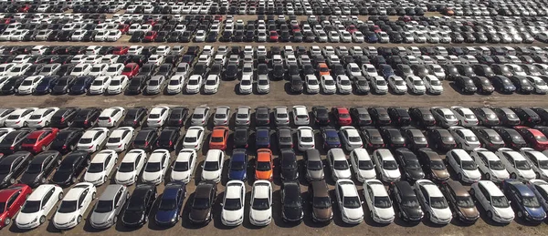 Yeni arabalarla depo otoparkı