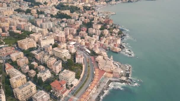 Luchtfoto van Genoa city — Stockvideo