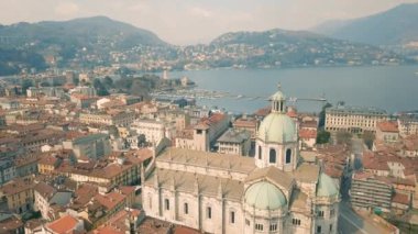 Como şehrin havadan görünümü