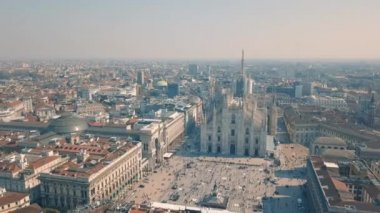 Duomo di Milano 'nun hava manzarası