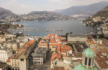 Como şehrin havadan görünümü