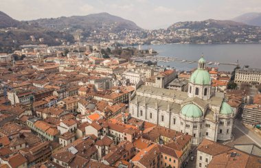 Como şehrin havadan görünümü