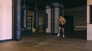 Eğitim koordinasyon merdiven ile