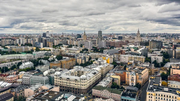 Krajobraz Moskwy w pochmurną pogodę — Zdjęcie stockowe