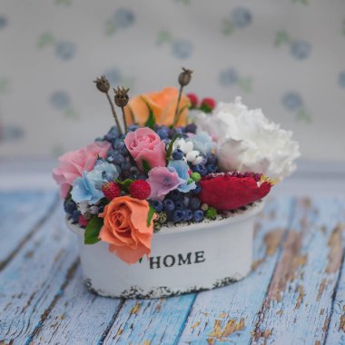 çiçekler küçük bir pot