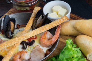 Pasifik Odaya Servis kızartma tavası