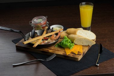 Pasifik Odaya Servis kızartma tavası