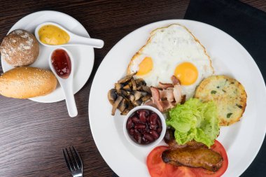 Yumurtalı kahvaltı.