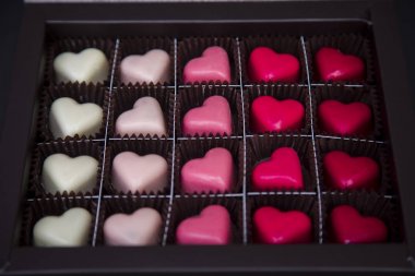 kalp şeklinde çikolata pralin 