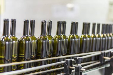 Otomatik Şişe doldurma ve etiketleme hattı