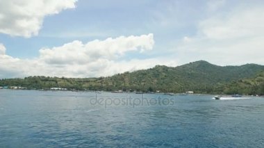 İnceleme okyanus ve Bali Adası yat. Turizm cenneti. Tropikal ormanlar, harika manzaralar, sonsuza dek mavi okyanus ve uçsuz bucaksız plajları çeken turist