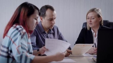 Mali Müşavir sözleşmenin ayrıntılarını açıklar.