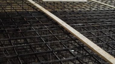 Betonarme yapılarda metal armatür görüntüsünü kapatmak