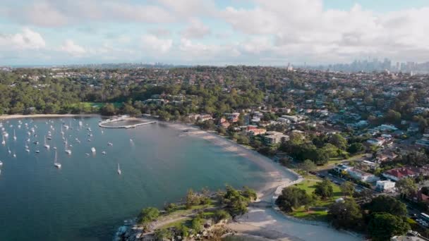 Aerial footage of a beautiful bay with yachts near the Mosman area. Australia — Stock Video