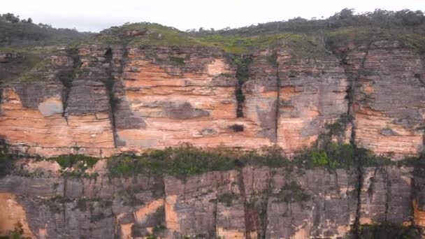 Blue Mountains National Park. Beautiful natural landscape in rocky woodland. — Stock Video