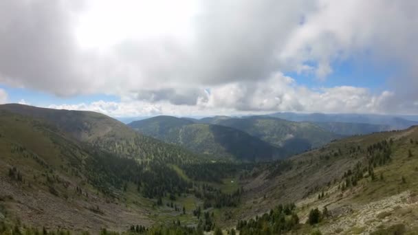 Vista aérea da paisagem da montanha — Vídeo de Stock