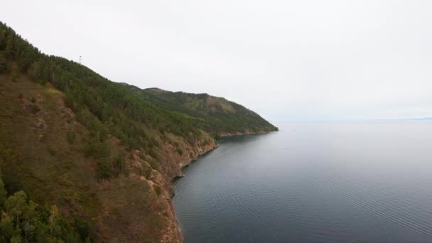 Вид згори на озеро Байкал. — стокове відео