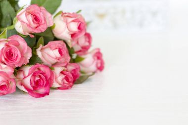 Güzel pembe güller