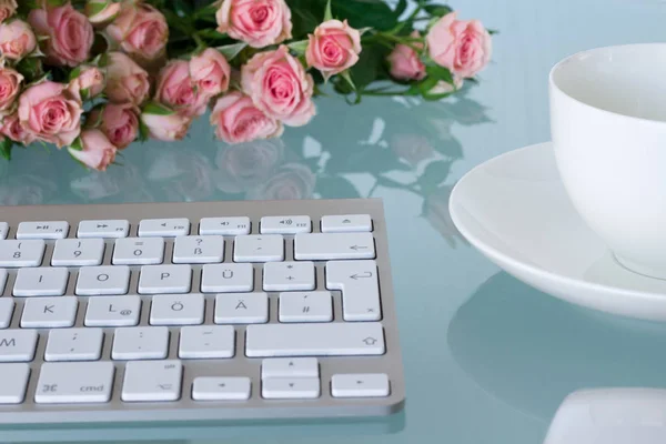 Ofis Masaları pembe Güllü