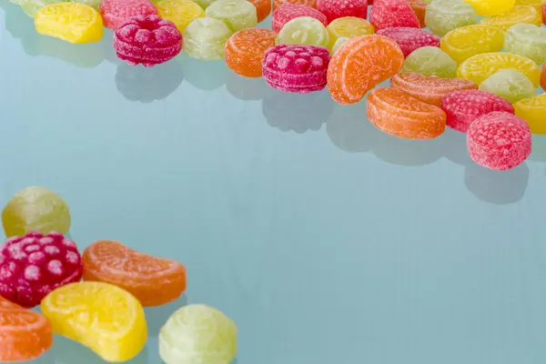 Masada renkli şekerler