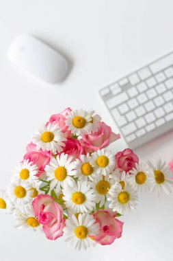 Çiçekler kadınsı Ofis Masası