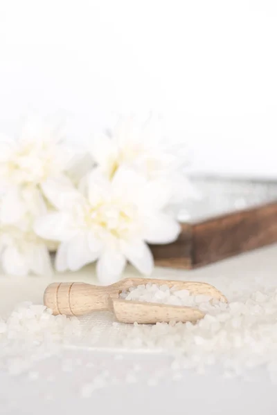 Küçük Buda, badth, beyaz arka plan üzerinde spa