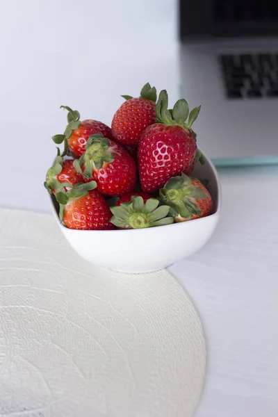 Laptop Strawberries White Background — Stock Photo, Image