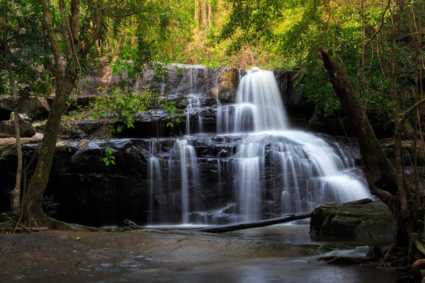 Wasserfall in Thailand — Stockfoto