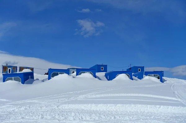 Elbrus, dağ kayağı. Garabashi İstasyonu. 3850 metre yüksekliğinde. Mart 2020