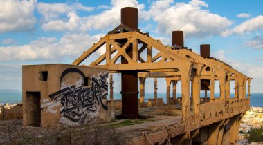 Tunus terkedilmiş bir fabrikada