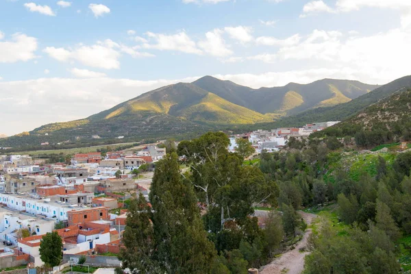 Deniz kıyısında bir Tunus city