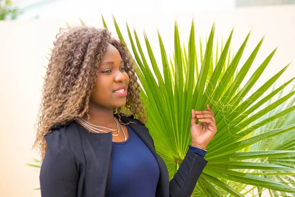 Güzel bir Bayan niteliğine