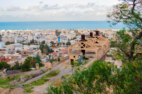Deniz kıyısında bir Tunus city