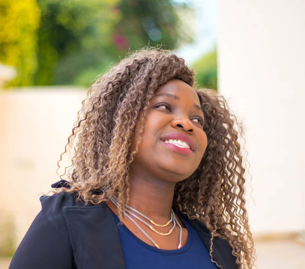 Güzel bir Bayan niteliğine